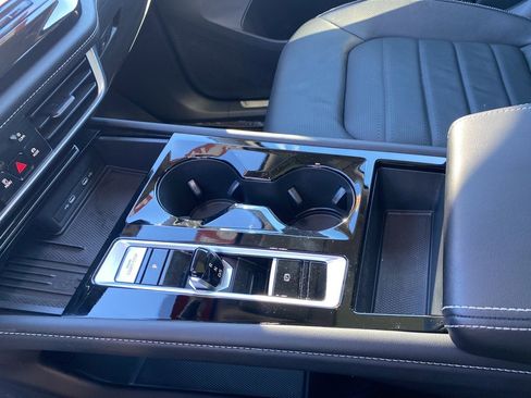 Used 2025 Volkswagen Atlas SEL image 21