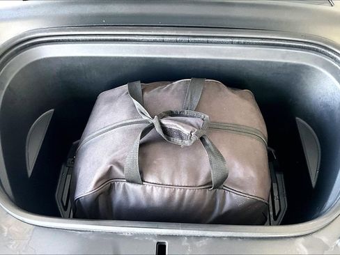 Used 2021 Tesla Model Y Long Range image 31