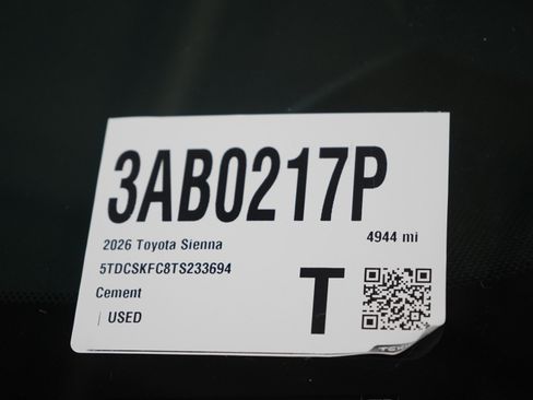 Used 2026 Toyota Sienna XLE Woodland Edition AWD/4WD image 32