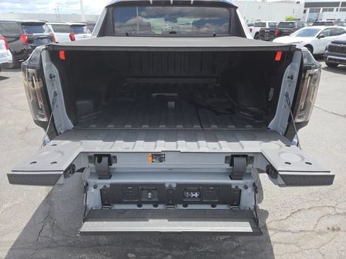 Used 2024 GMC Hummer EV 2X w/ LPO, Sport Package AWD/4WD image 27