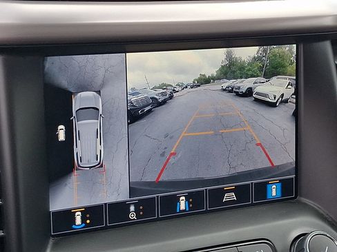 Used 2023 GMC Acadia AT4 w/ Technology Package AWD/4WD image 22