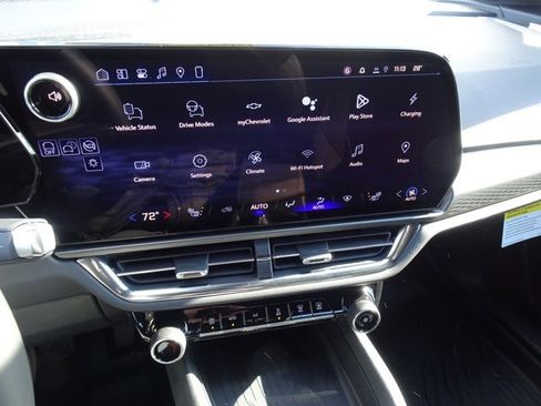 New 2026 Chevrolet Equinox EV LT image 8