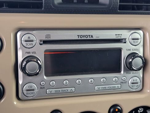 Used 2013 Toyota FJ Cruiser 2WD image 16