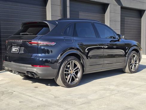 Certified 2023 Porsche Cayenne image 8