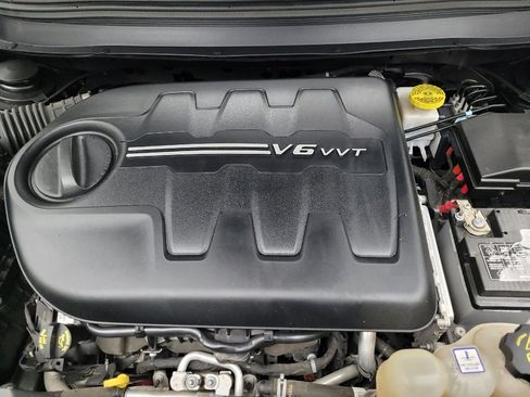 Used 2021 Jeep Cherokee Latitude Lux w/ Comfort/Convenience Group image 30