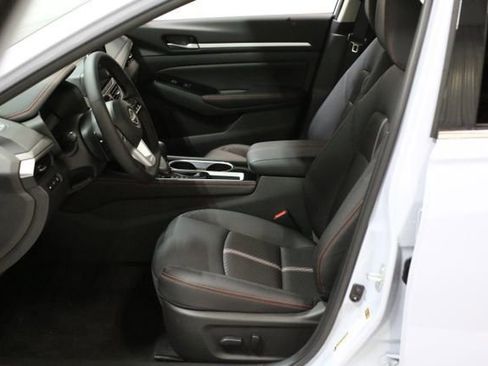 New 2025 Nissan Altima 2.5 SR image 7
