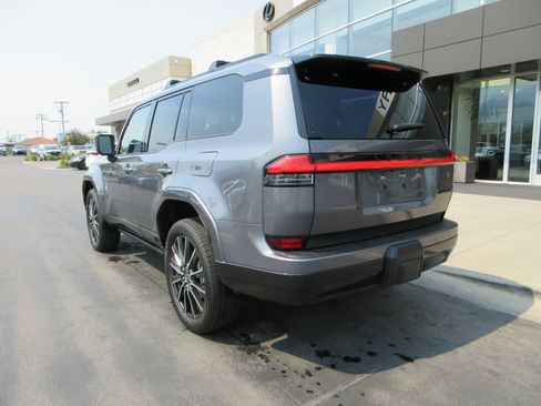 Used 2026 Lexus GX 550 w/ Cold Area Package AWD/4WD image 5