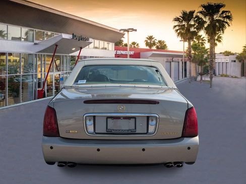 Used 2004 Cadillac De Ville FWD image 4