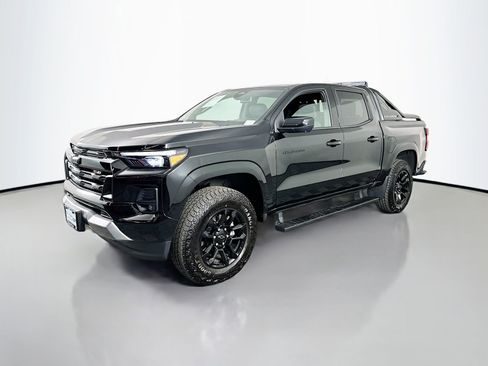 Used 2025 Chevrolet Colorado Z71 w/ Midnight Edition AWD/4WD image 3