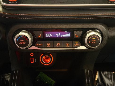 Used 2019 Nissan Kicks SR w/ SR Premium Package FWD image 22