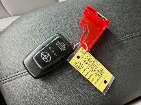 Used 2023 Toyota RAV4 XLE Premium image 24