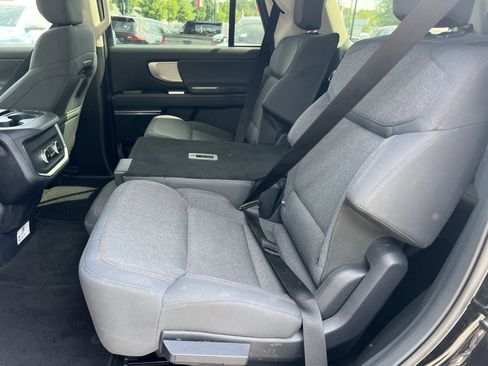Used 2025 Ford Expedition Active AWD/4WD image 25