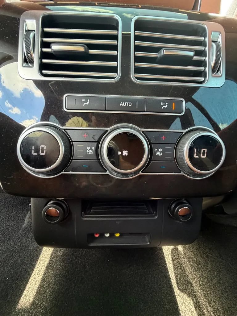 Used 2016 Land Rover Range Rover Autobiography AWD/4WD image 23