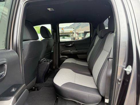 Used 2022 Toyota Tacoma TRD Sport w/ Technology Package AWD/4WD image 36