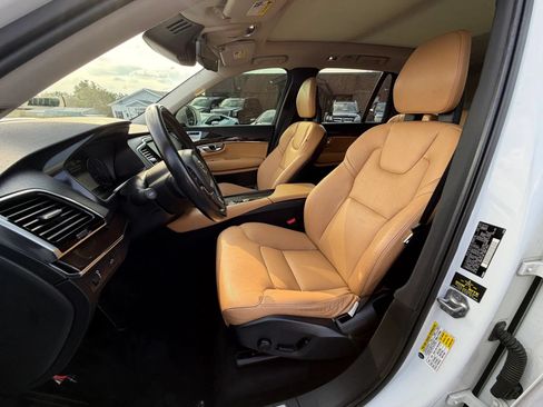 Used 2016 Volvo XC90 T6 Momentum w/ Momentum Plus Package AWD/4WD image 11