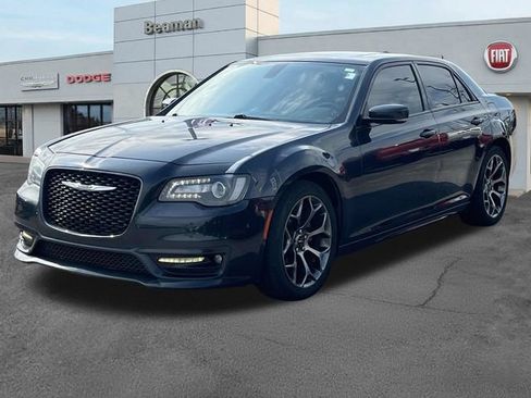Used 2017 Chrysler 300 S w/ 300S Premium Group RWD image 3
