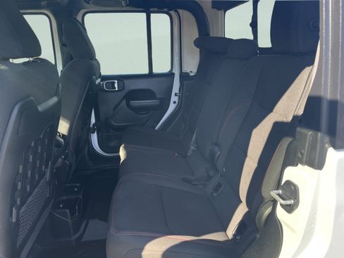 Used 2021 Jeep Gladiator Rubicon w/ Cold Weather Group image 12