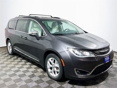 Used 2020 Chrysler Pacifica Limited w/ Advanced Safetytec Group