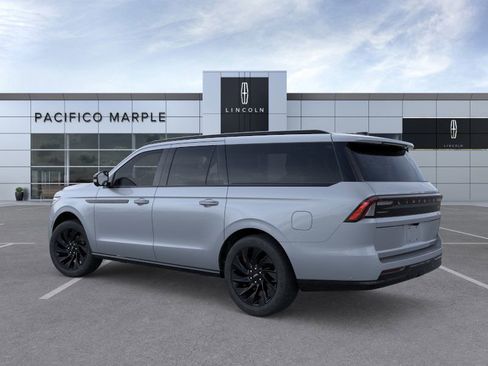 New 2025 Lincoln Navigator L Reserve image 4