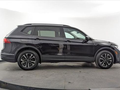 Used 2024 Volkswagen Tiguan S image 8