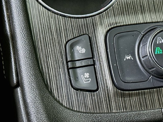 Used 2020 GMC Acadia SLT w/ Driver Alert Package II AWD/4WD image 27