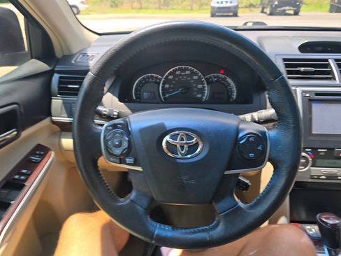 Used 2012 Toyota Camry XLE w/ Leather Pkg FWD image 23