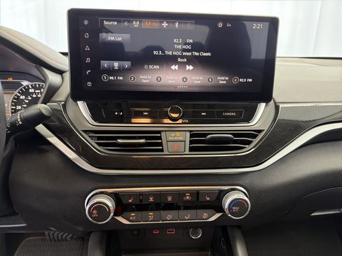 Certified 2024 Nissan Altima 2.5 SR w/ SR Premium Package FWD image 8