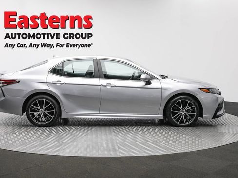 Used 2024 Toyota Camry SE FWD image 4
