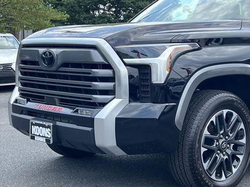 Used 2025 Toyota Tundra Limited AWD/4WD image 27