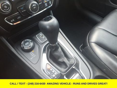 Used 2019 Jeep Cherokee Latitude Plus image 22