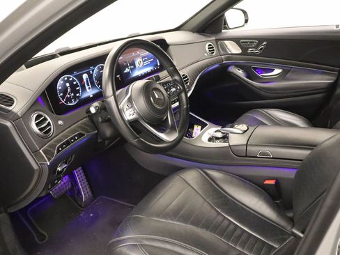 Used 2018 Mercedes-Benz S 560 Sedan image 4