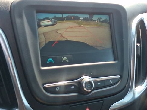 Used 2018 Chevrolet Equinox LT AWD/4WD image 17