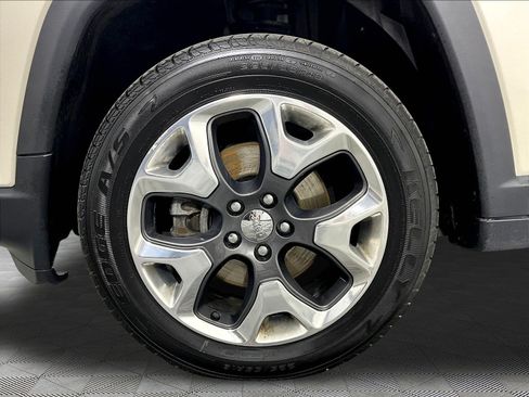 Used 2018 Jeep Compass Limited w/ Navigation Group AWD/4WD image 34