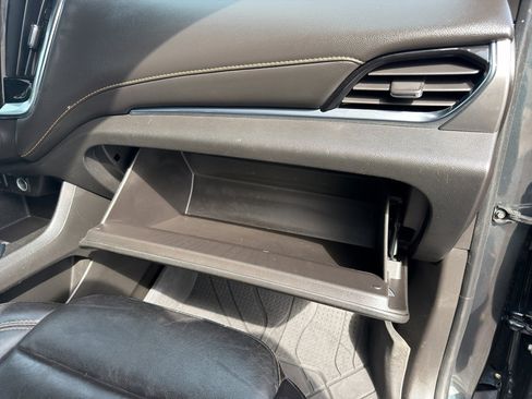 Used 2018 Chevrolet Traverse LT image 29