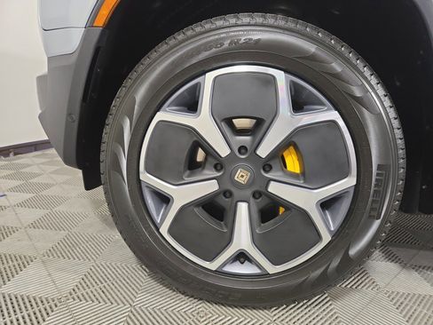 Used 2024 Rivian R1S Adventure AWD/4WD image 9
