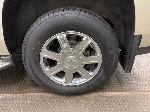 Used 2015 Cadillac Escalade Luxury image 40