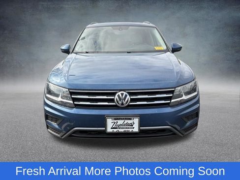 Used 2019 Volkswagen Tiguan SE w/ Panoramic Sunroof Package image 3