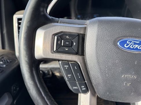 Used 2019 Ford F150 Platinum w/ Equipment Group 701A Luxury image 12