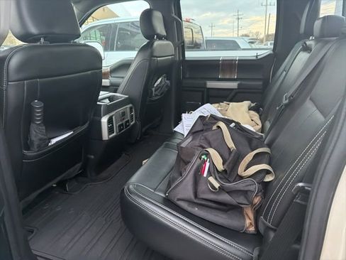 Used 2018 Ford F150 Lariat w/ Equipment Group 502A Luxury image 6