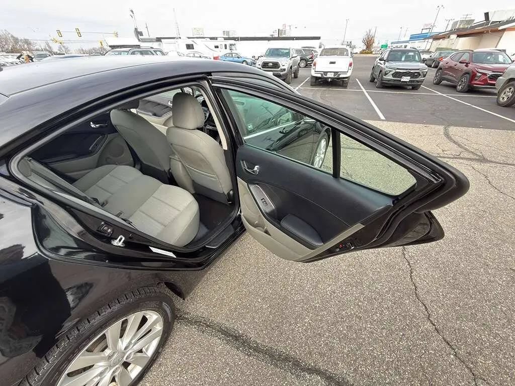 Used 2015 Kia Forte EX FWD image 28