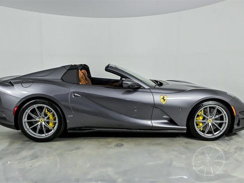 Used 2023 Ferrari 812 GTS RWD image 10