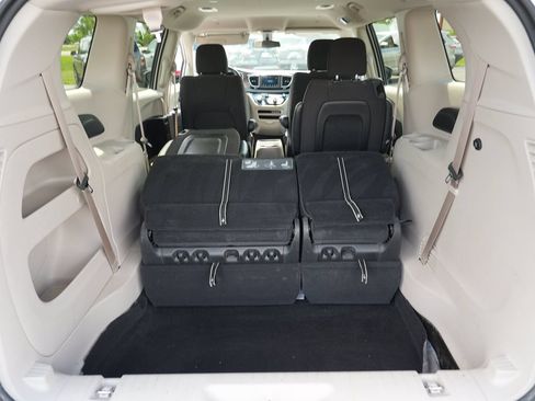 Used 2021 Chrysler Voyager LX FWD image 27