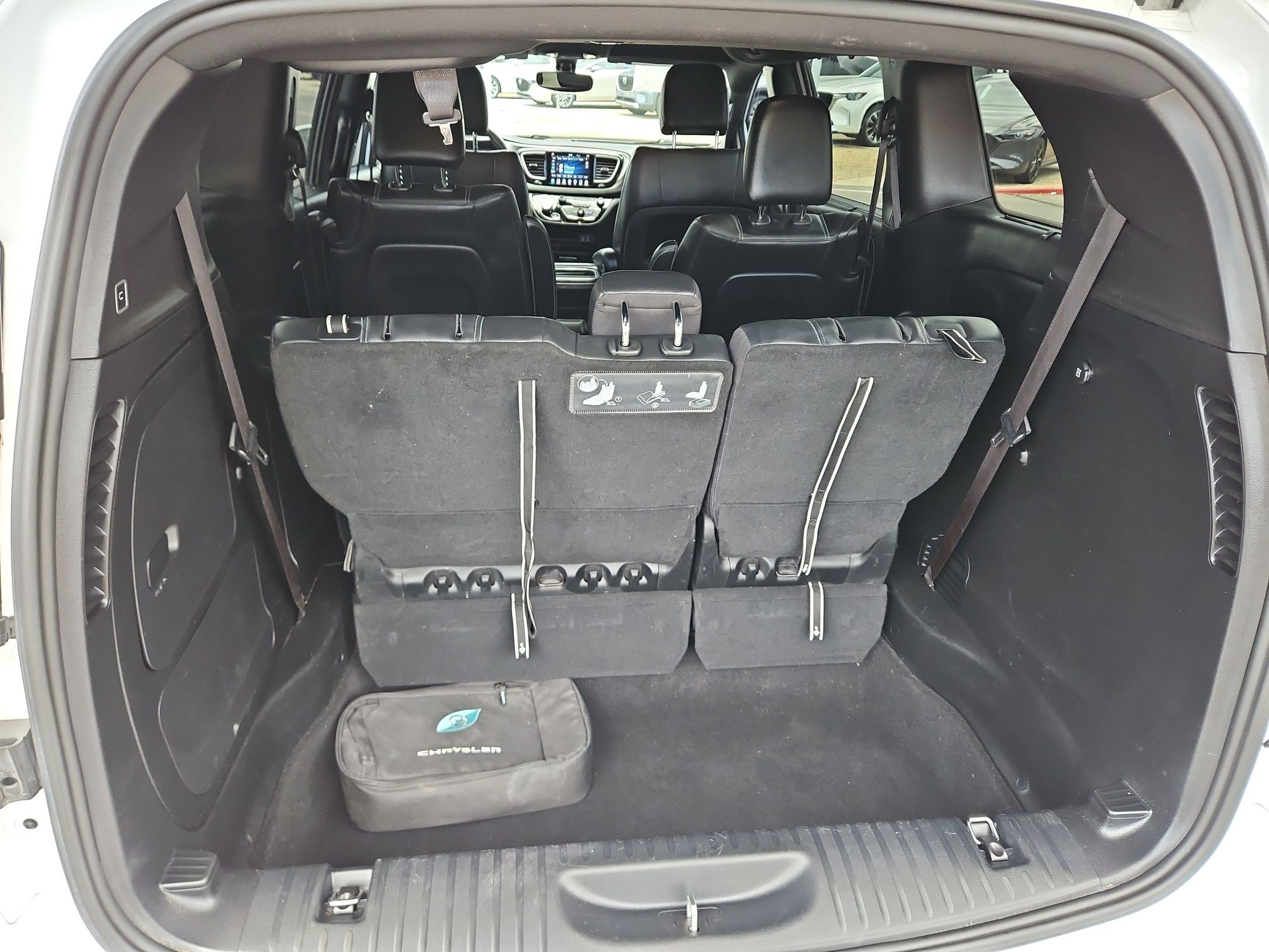 Used 2020 Chrysler Pacifica Touring-L FWD image 31