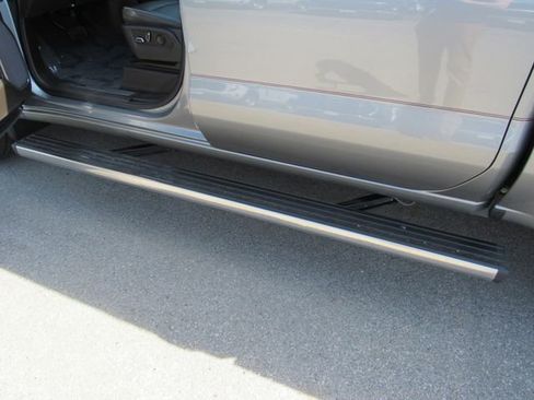 Used 2023 GMC Sierra 1500 Denali AWD/4WD image 11
