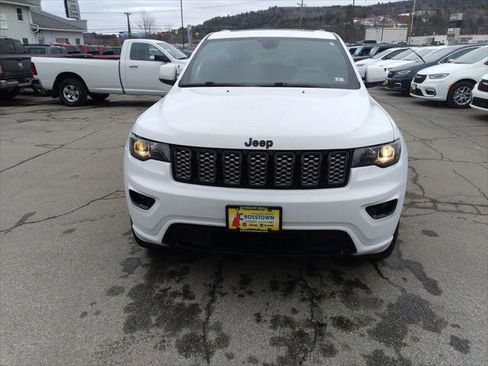 Certified 2021 Jeep Grand Cherokee Laredo X AWD/4WD image 11