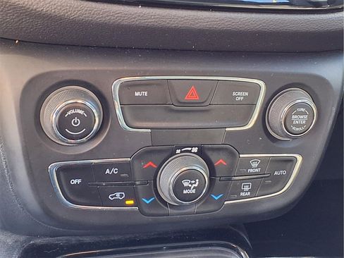 Used 2018 Jeep Compass Limited image 19