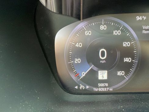 Used 2021 Volvo XC40 T4 R-Design w/ Climate Package FWD image 19