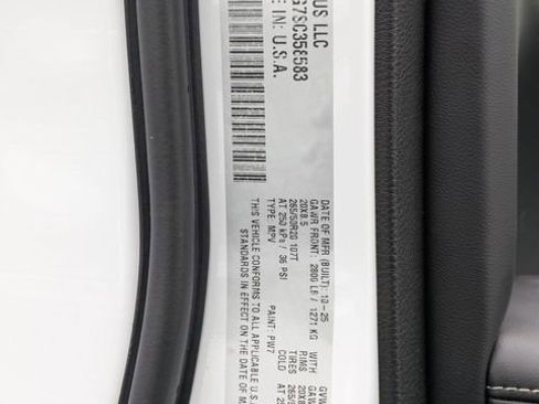 New 2025 Jeep Grand Cherokee Altitude image 33