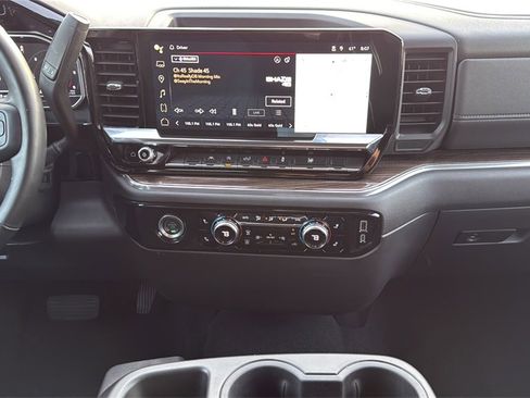 Used 2024 GMC Sierra 1500 Elevation image 15