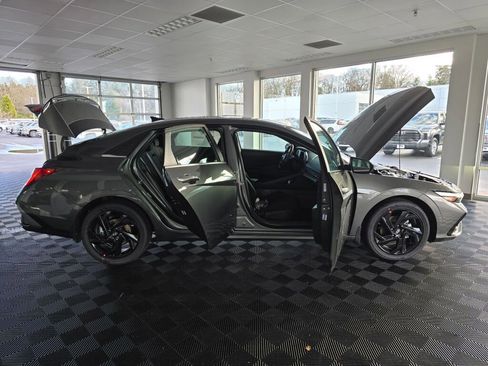 New 2026 Hyundai Elantra SEL Sport image 17